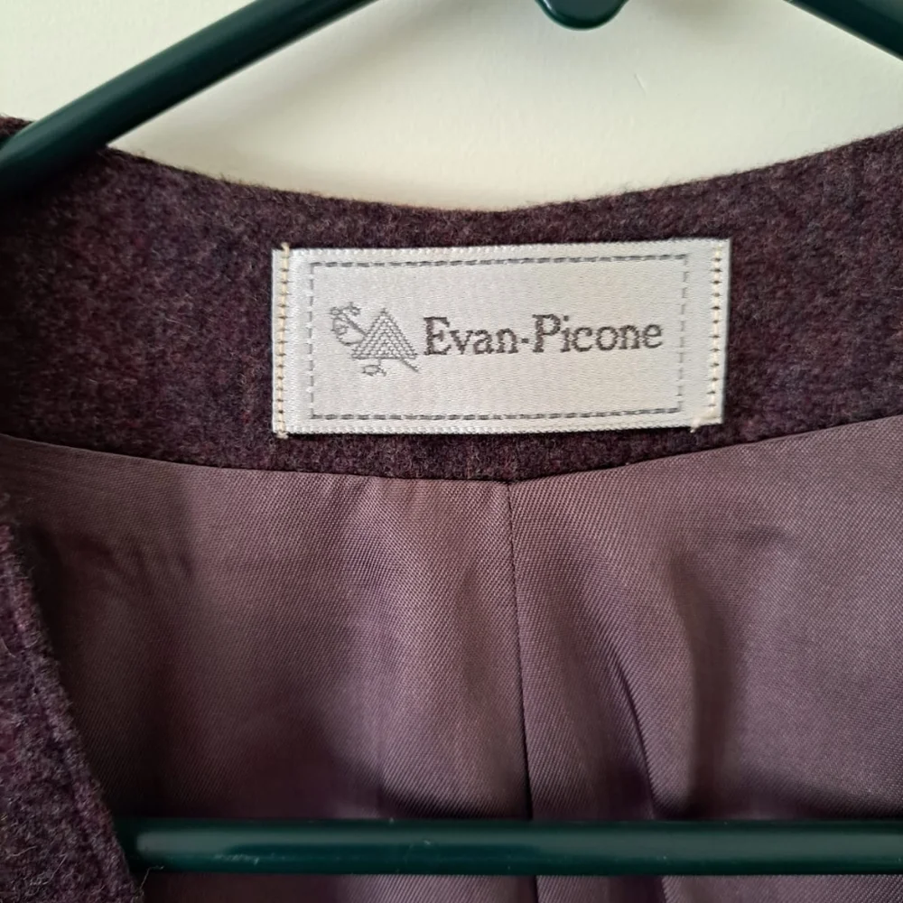 Evan Picone - Picture 7 of 7